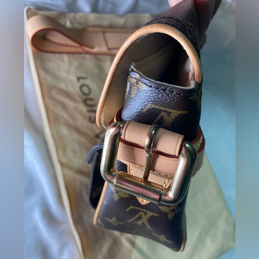 Louis Vuitton Monogram Hudson Bag 🤎 - Picture 8 of 13